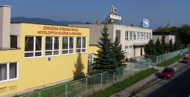 budova koly v roku 2006