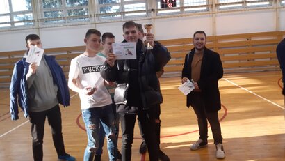 Chlapci z II.B – Majstri školy vo florbale 2019