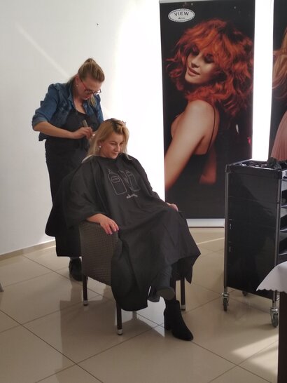 Nové techniky práce pri farbení a melírovaní vlasov