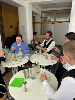 Zväčšiť fotografiu - Barmanský kurz v a-klube
