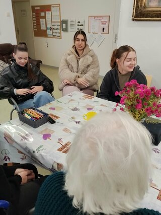 Zväčšiť fotografiu - Dobrovoľníctvo, ktoré spája generácie