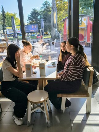 Zväčšiť fotografiu - Exkurzia do mcdonald’s