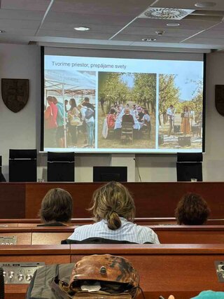 Zväčšiť fotografiu - Naše pedagogičky na vzdelávaní tsk