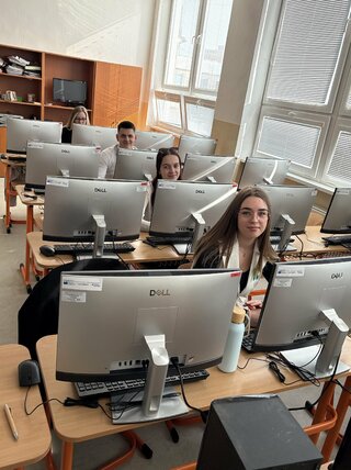 Zväčšiť fotografiu - Písomné maturity