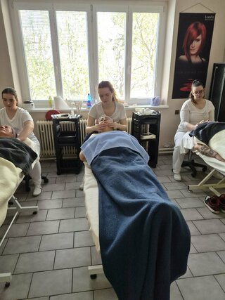 Zväčšiť fotografiu - Praktická maturita kozmetičiek