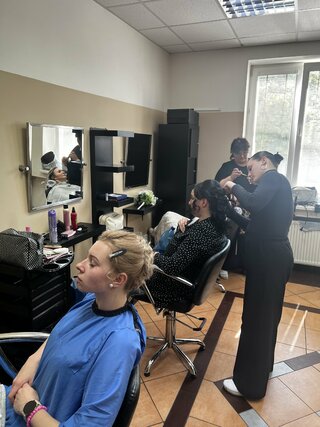 Zväčšiť fotografiu - Praktické maturity žiakov odboru kaderník-vizážista