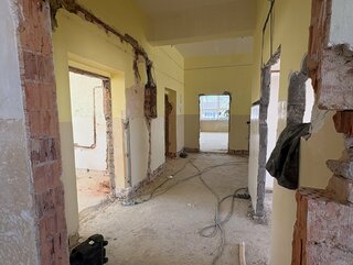 Zväčšiť fotografiu - Rekonštrukcia pavilónov školy pokračuje