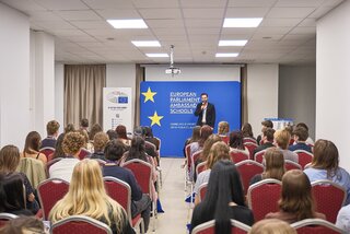 Zväčšiť fotografiu - Spoločne pre európu: naši žiaci v trenčíne