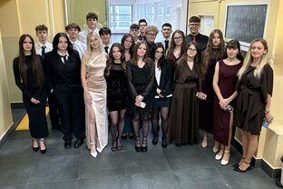 Zväčšiť fotografiu - Imatrikulačný banket prvákov hotelovej akadémie