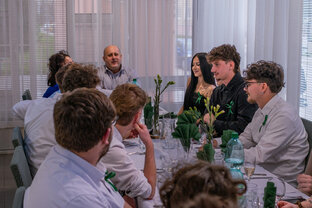 Zväčšiť fotografiu - Stužkové slávnosti maturantov