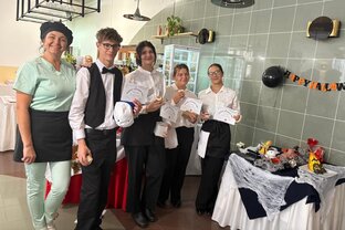 Zväčšiť fotografiu - Súťaž o najkrajšiu halloweensku tabuľu