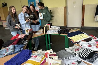 Zväčšiť fotografiu - Swap oblečenia a kníh