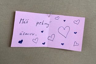 Zväčšiť fotografiu - Deň komplimentov na našej škole