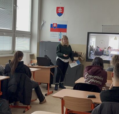 Absolventka inšpirovala maturantov